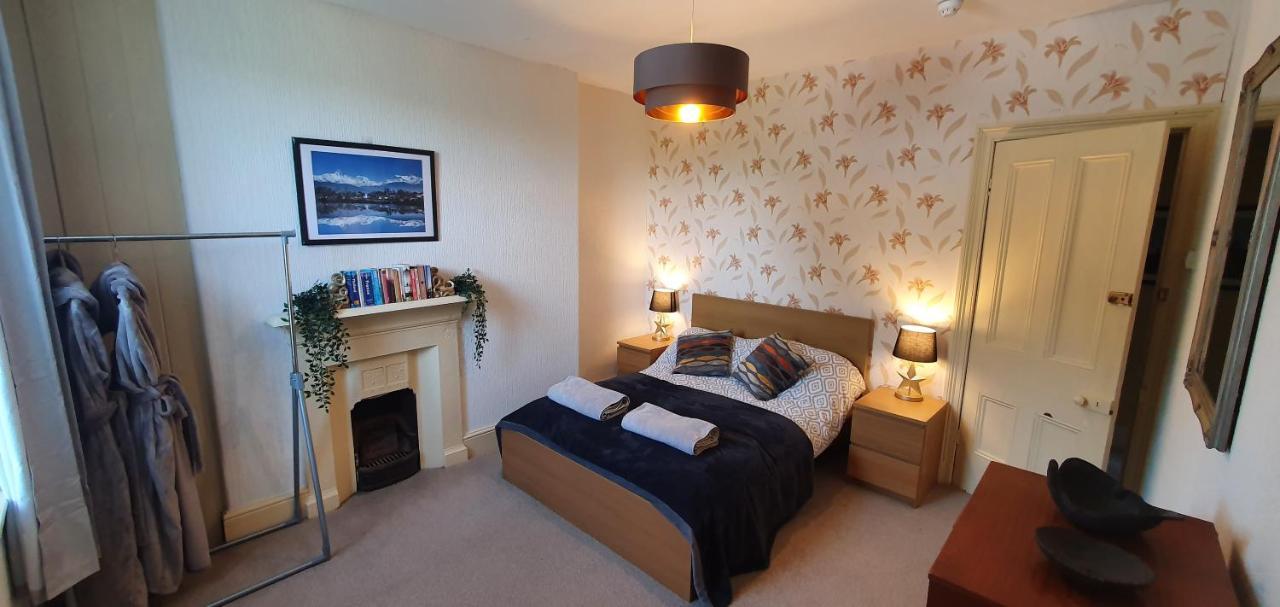 Large Mach Apartment At Pen Y Coed Hall Dolgellau Buitenkant foto