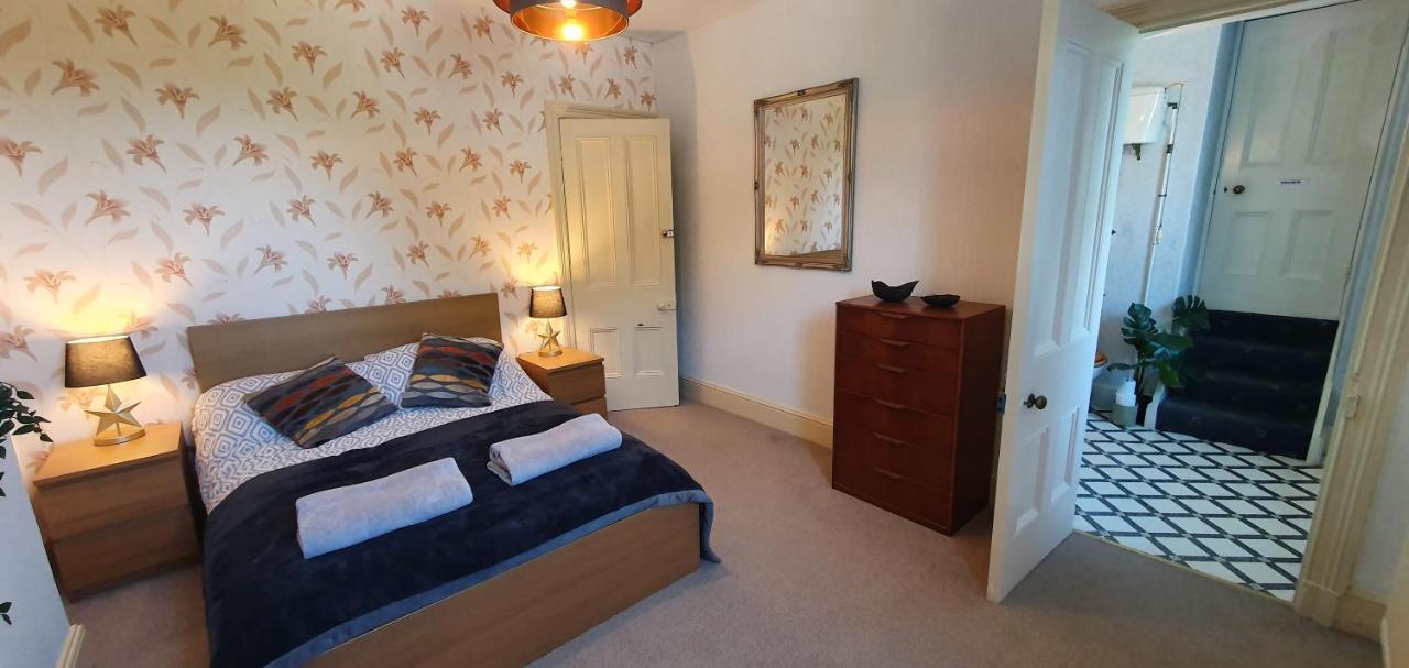 Large Mach Apartment At Pen Y Coed Hall Dolgellau Buitenkant foto