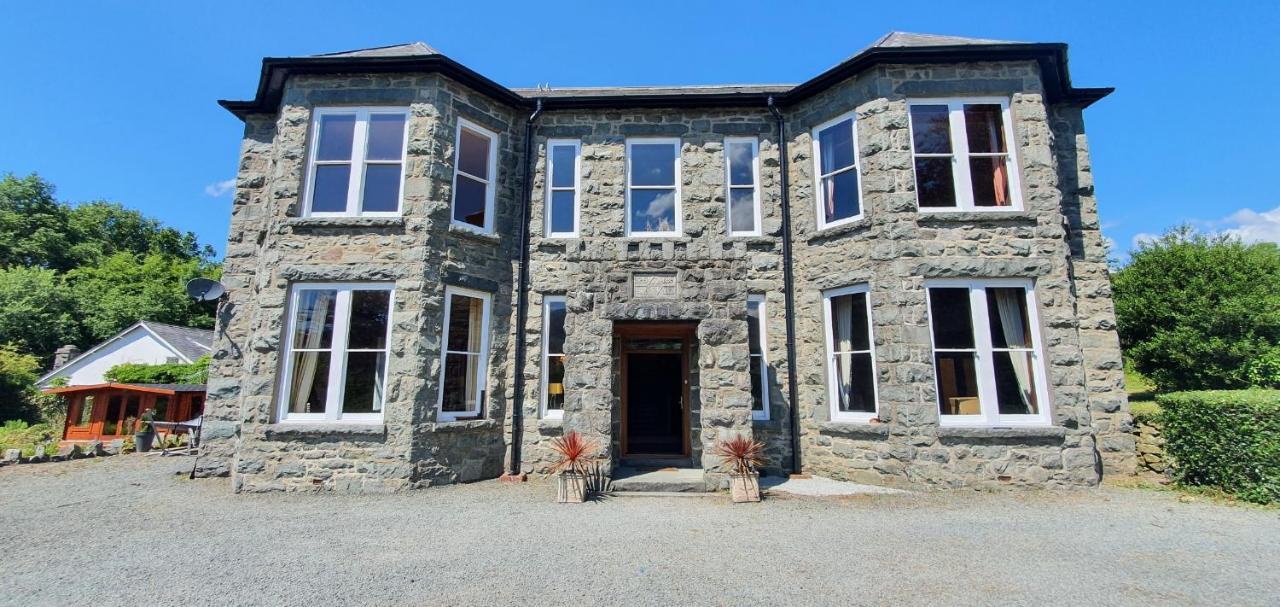 Large Mach Apartment At Pen Y Coed Hall Dolgellau Buitenkant foto