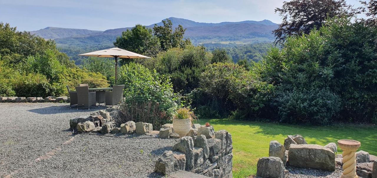 Large Mach Apartment At Pen Y Coed Hall Dolgellau Buitenkant foto